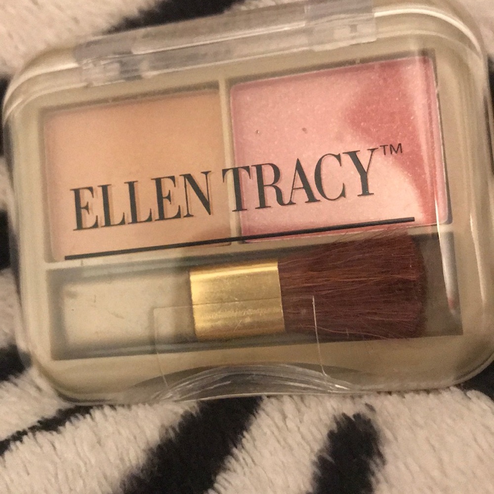 Ellen Tracy blush and bronzer duo